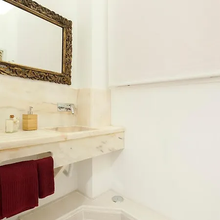 Casa de hóspedes Ginjinha House - 4 - Bairro Alto - With Ac By Lisbeyond 3*